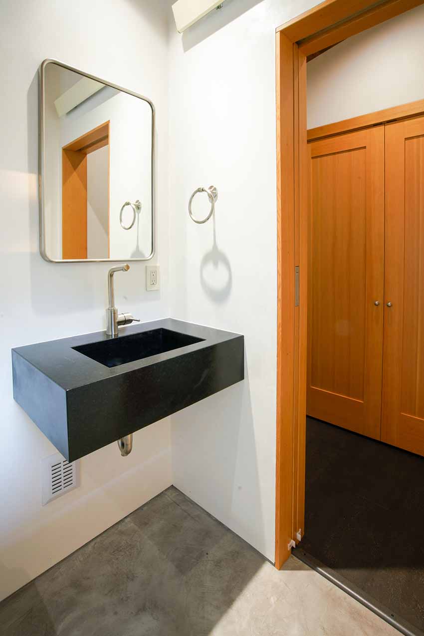 hood river interior remodel bathroom doors